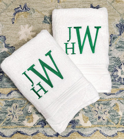 Graduation Set of 2 Bath Towels